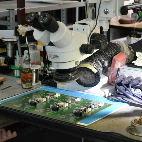 Lavorazione scheda elettronica